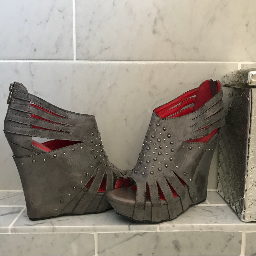 Minx Studded Gray Wedge Sandals